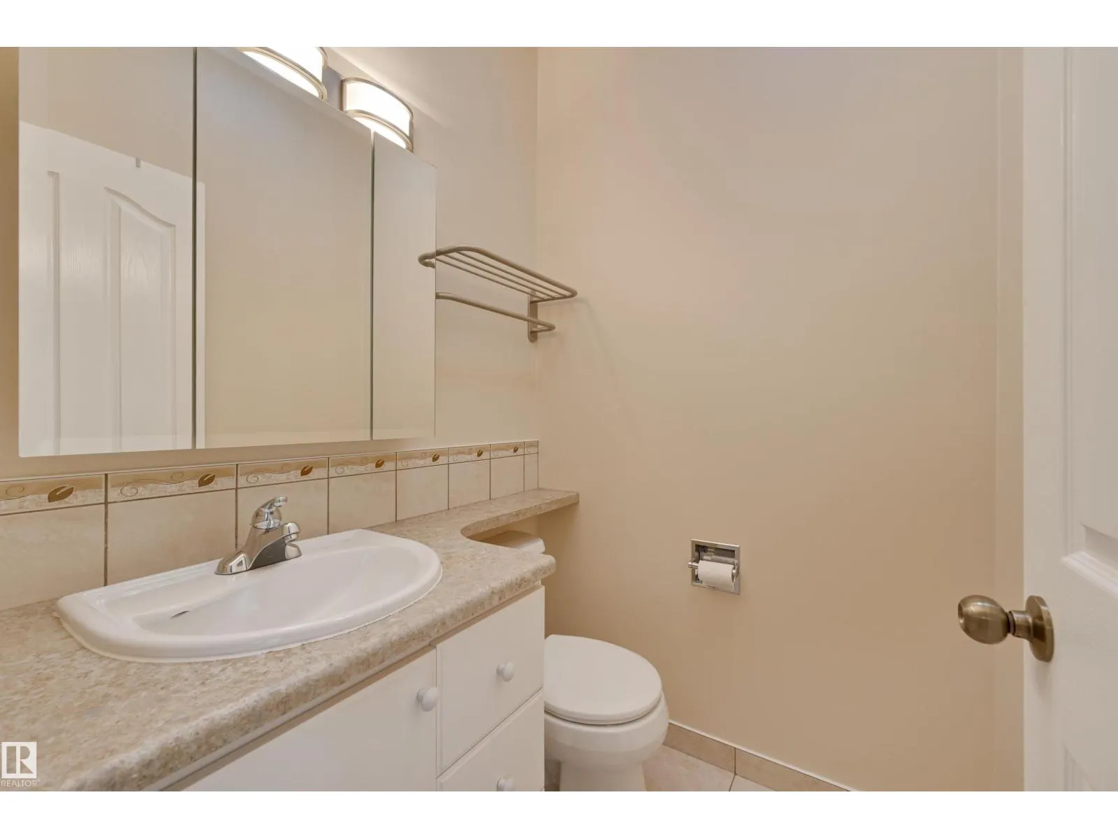6211 148 AV NW NW