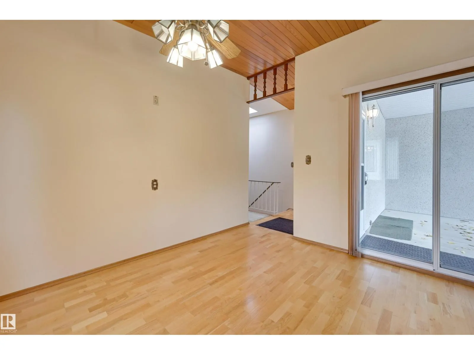 6211 148 AV NW NW