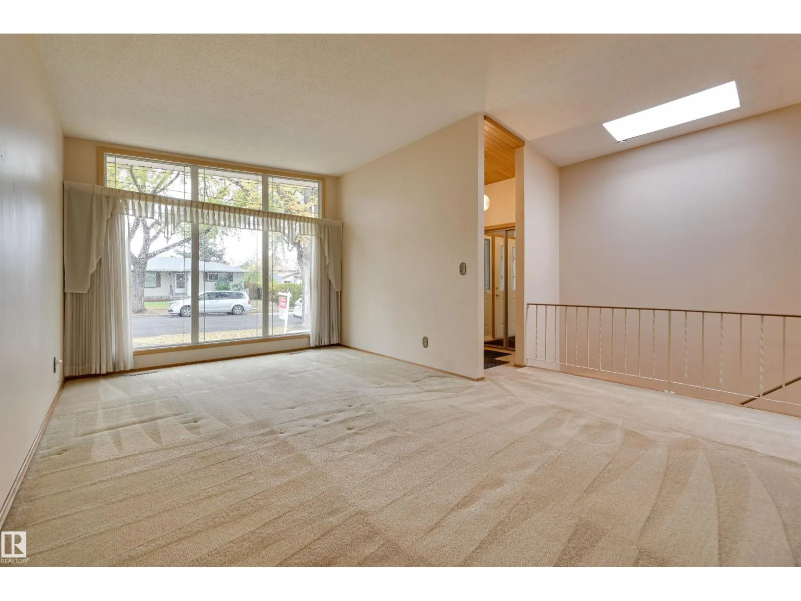 6211 148 AV NW NW