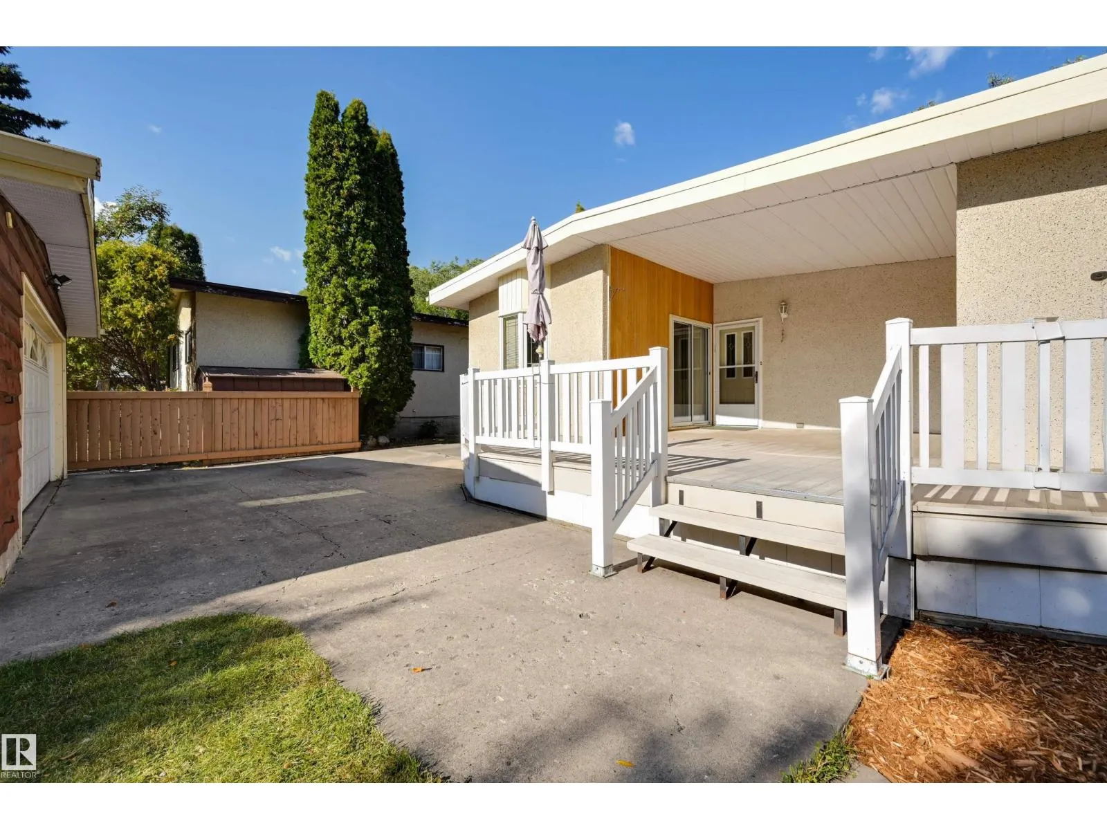 6211 148 AV NW NW