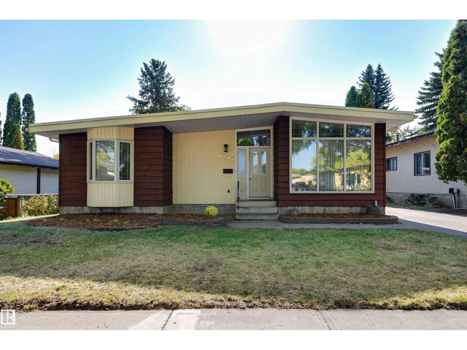 6211 148 AV NW NW