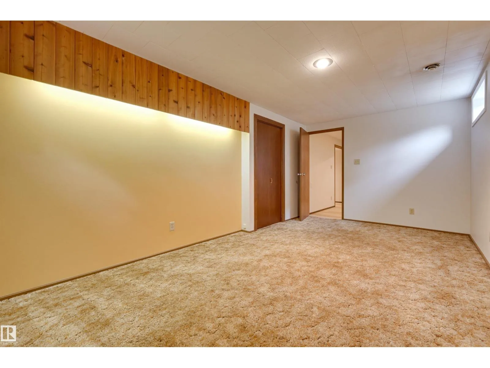 6211 148 AV NW NW