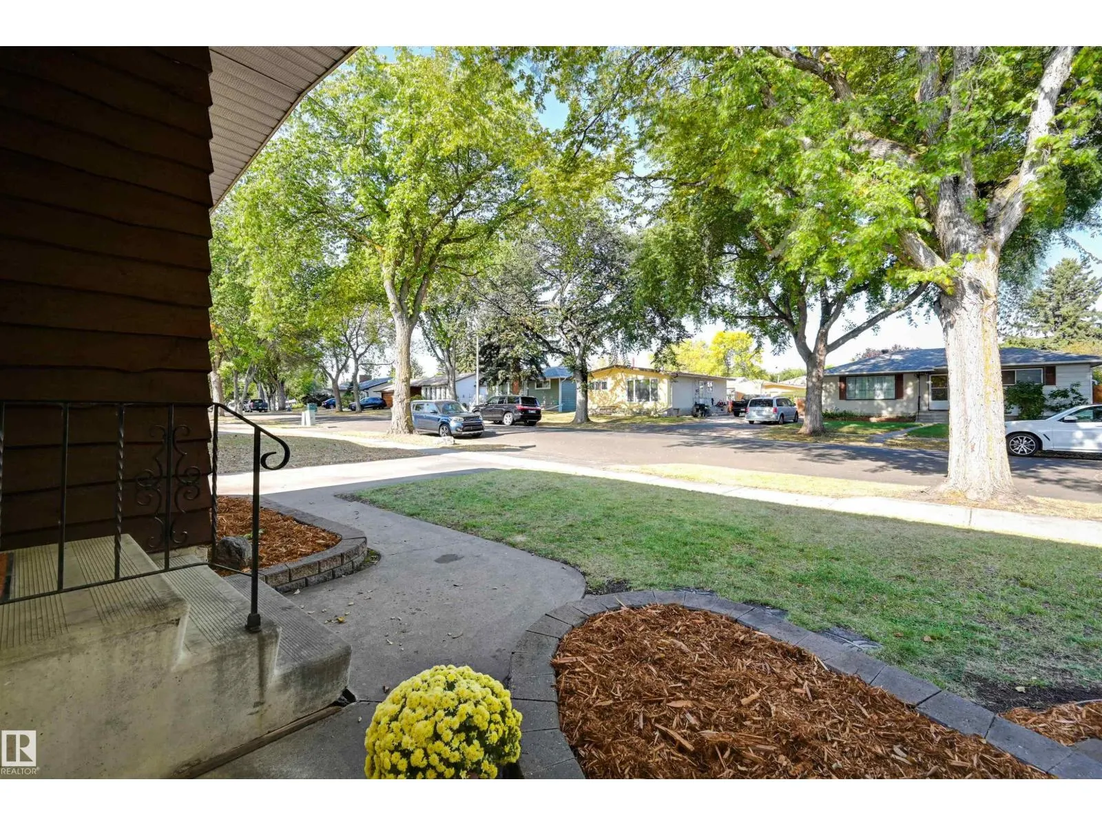 6211 148 AV NW NW