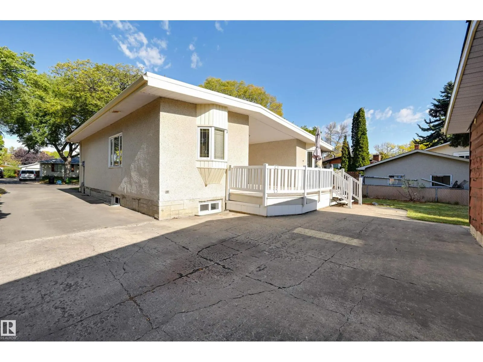 6211 148 AV NW NW