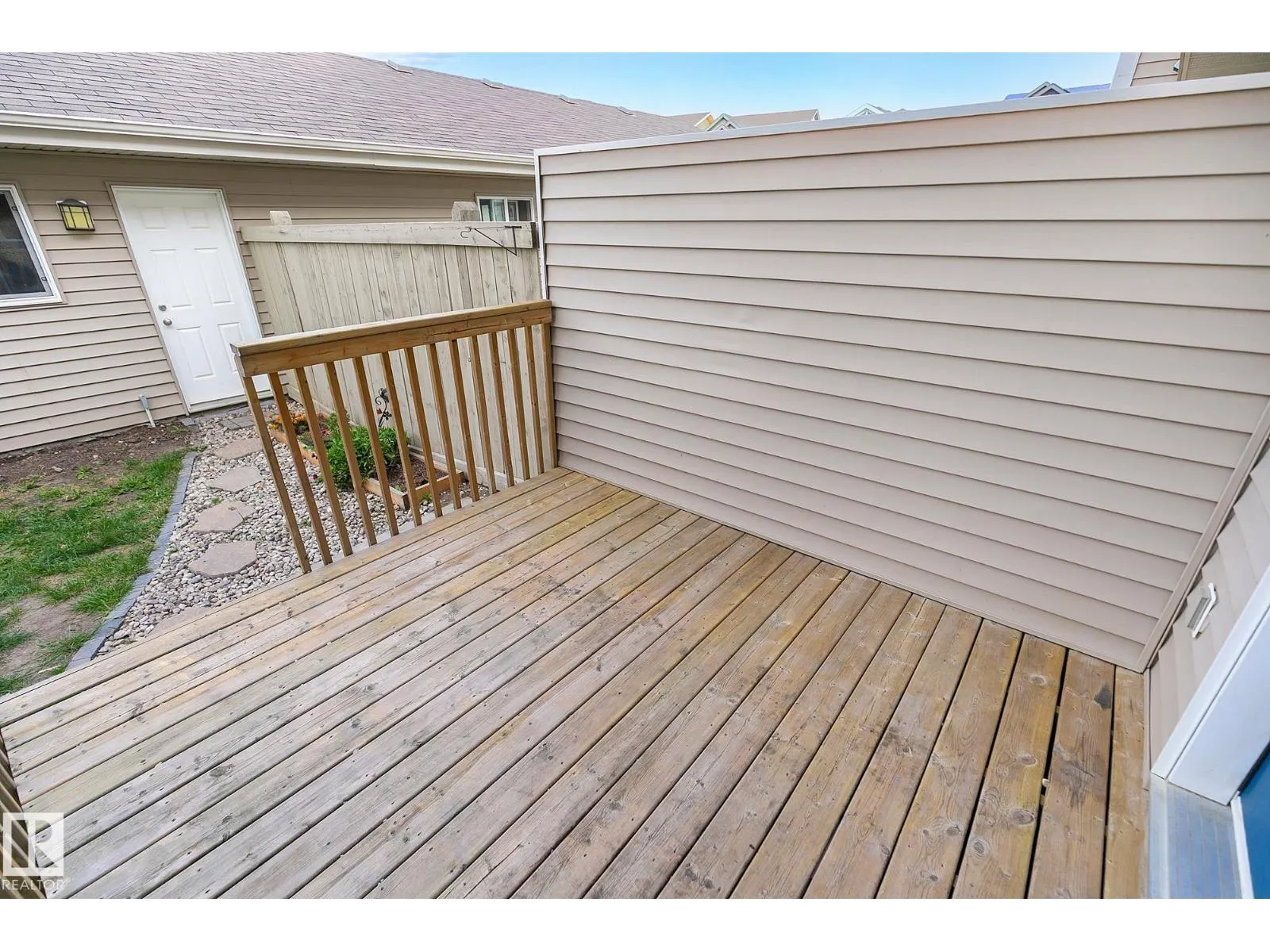 7388 EDGEMONT WY NW