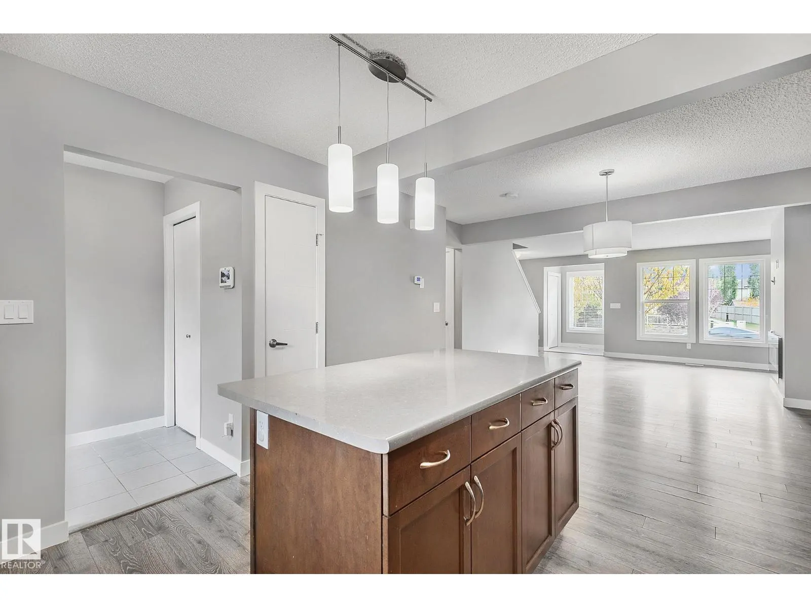7388 EDGEMONT WY NW