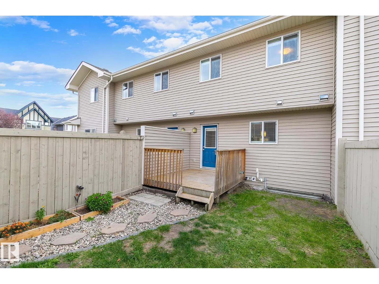 7388 EDGEMONT WY NW