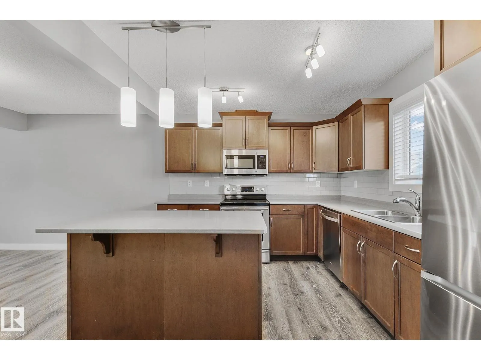 7388 EDGEMONT WY NW