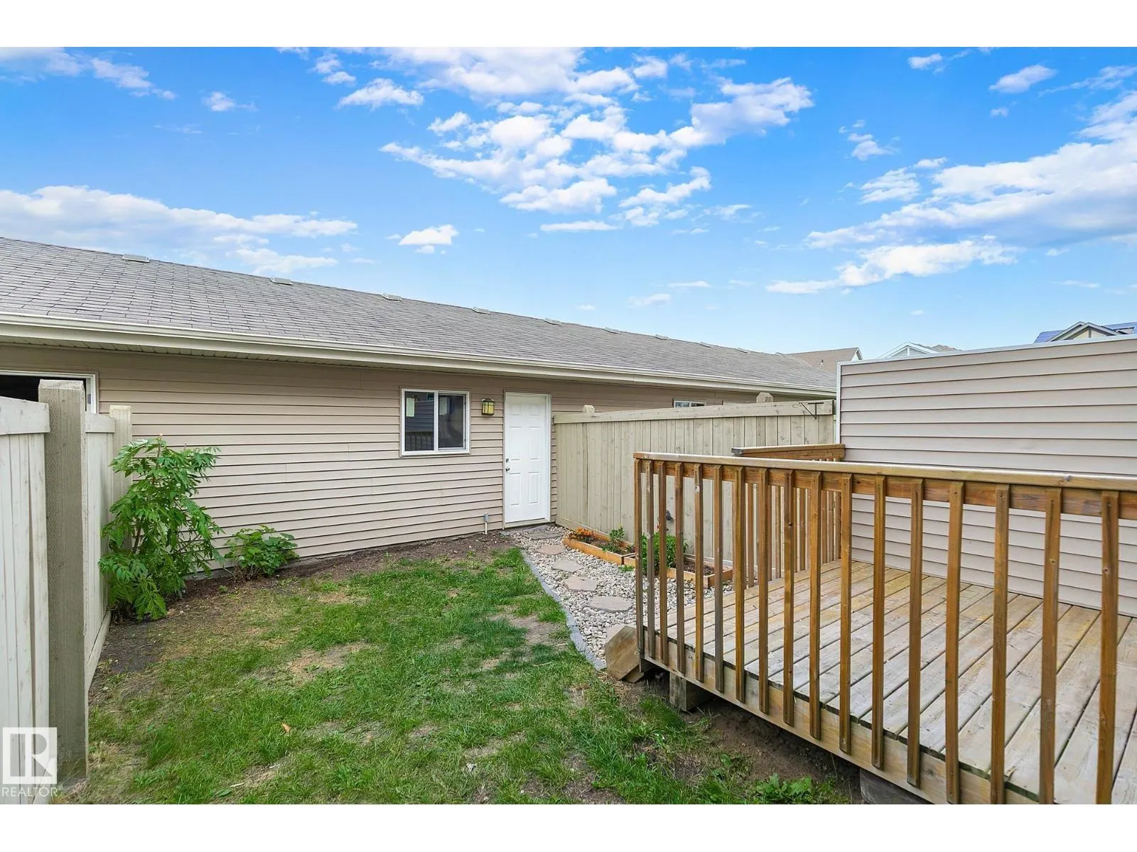 7388 EDGEMONT WY NW