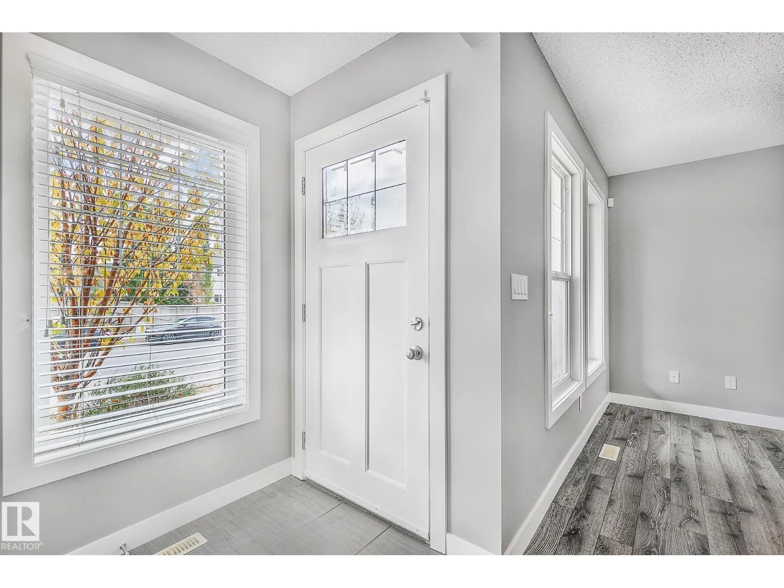7388 EDGEMONT WY NW