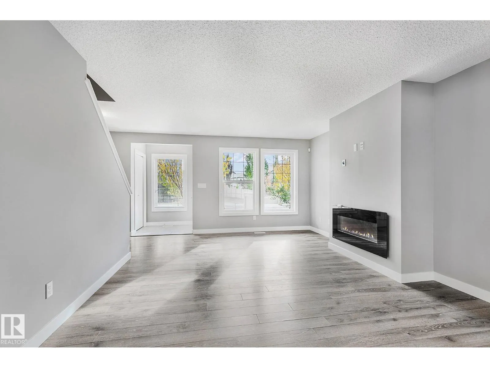 7388 EDGEMONT WY NW