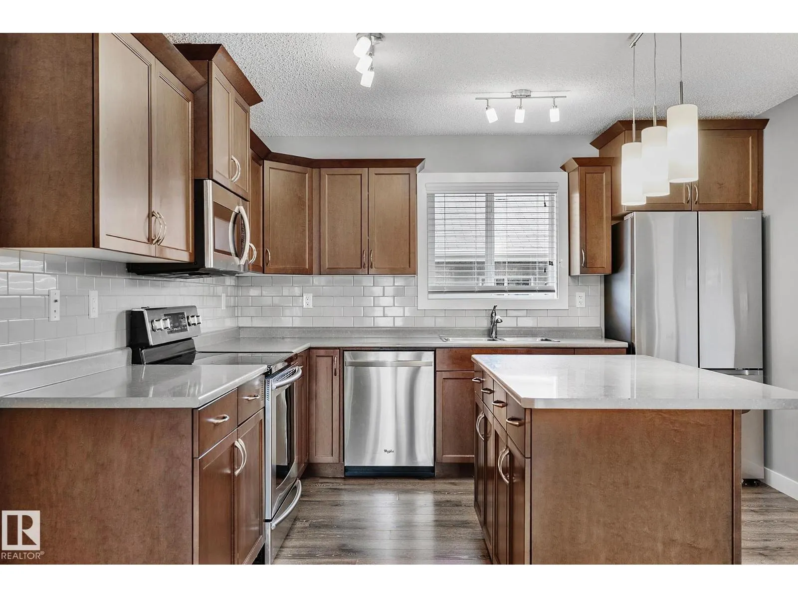 7388 EDGEMONT WY NW