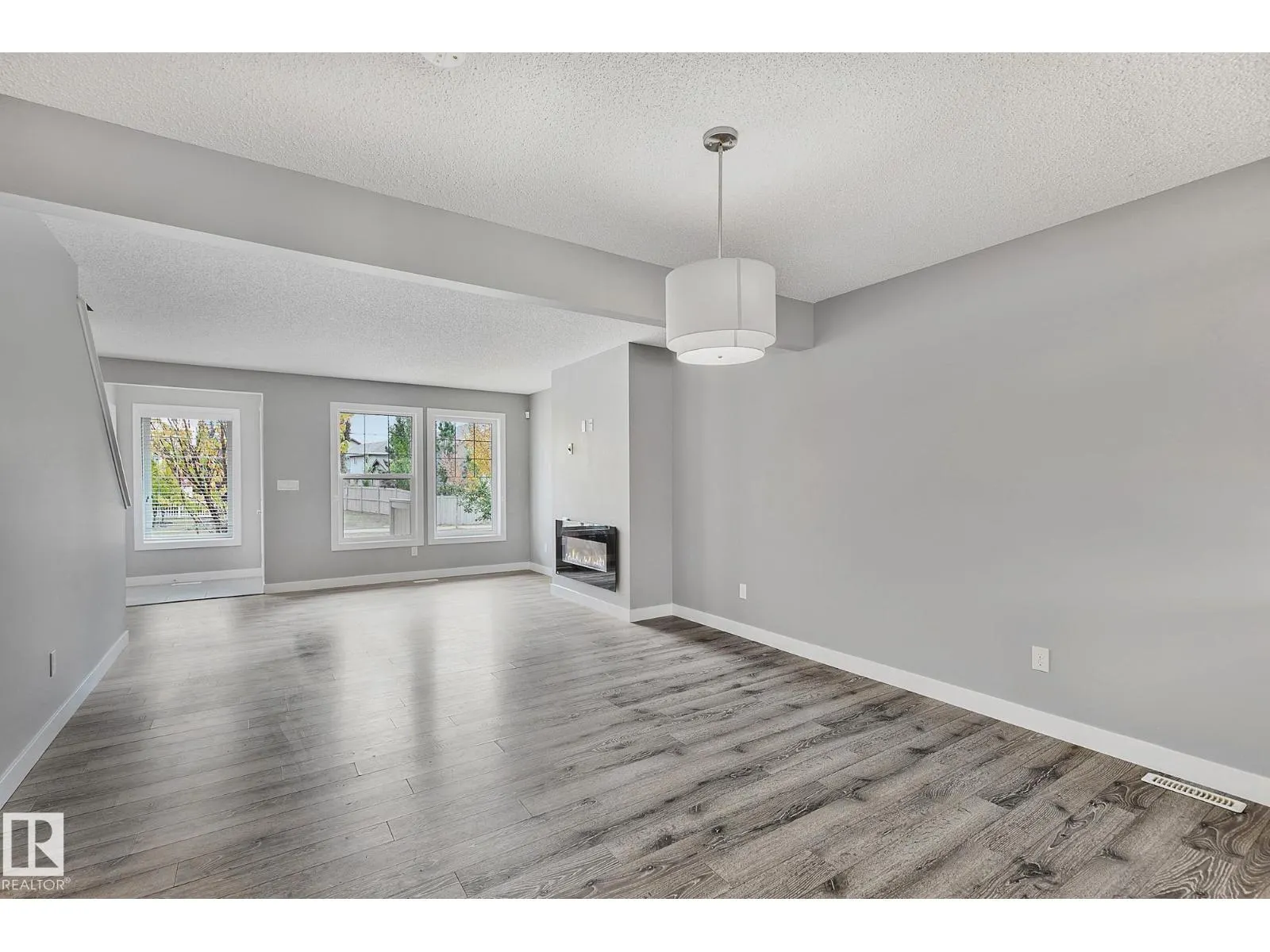 7388 EDGEMONT WY NW