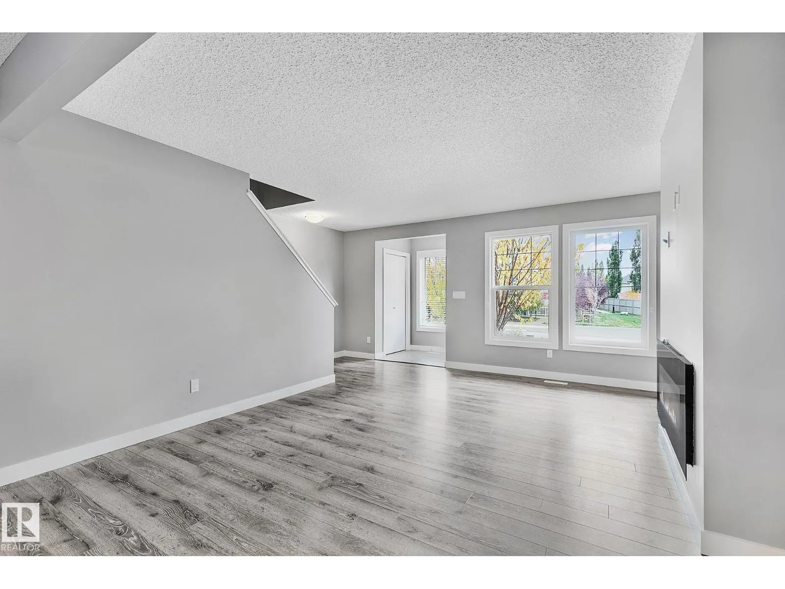 7388 EDGEMONT WY NW