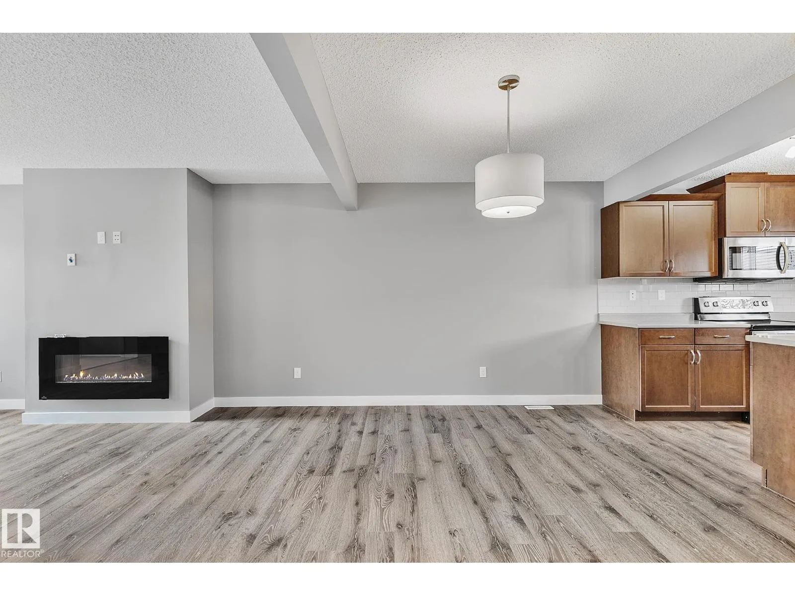 7388 EDGEMONT WY NW