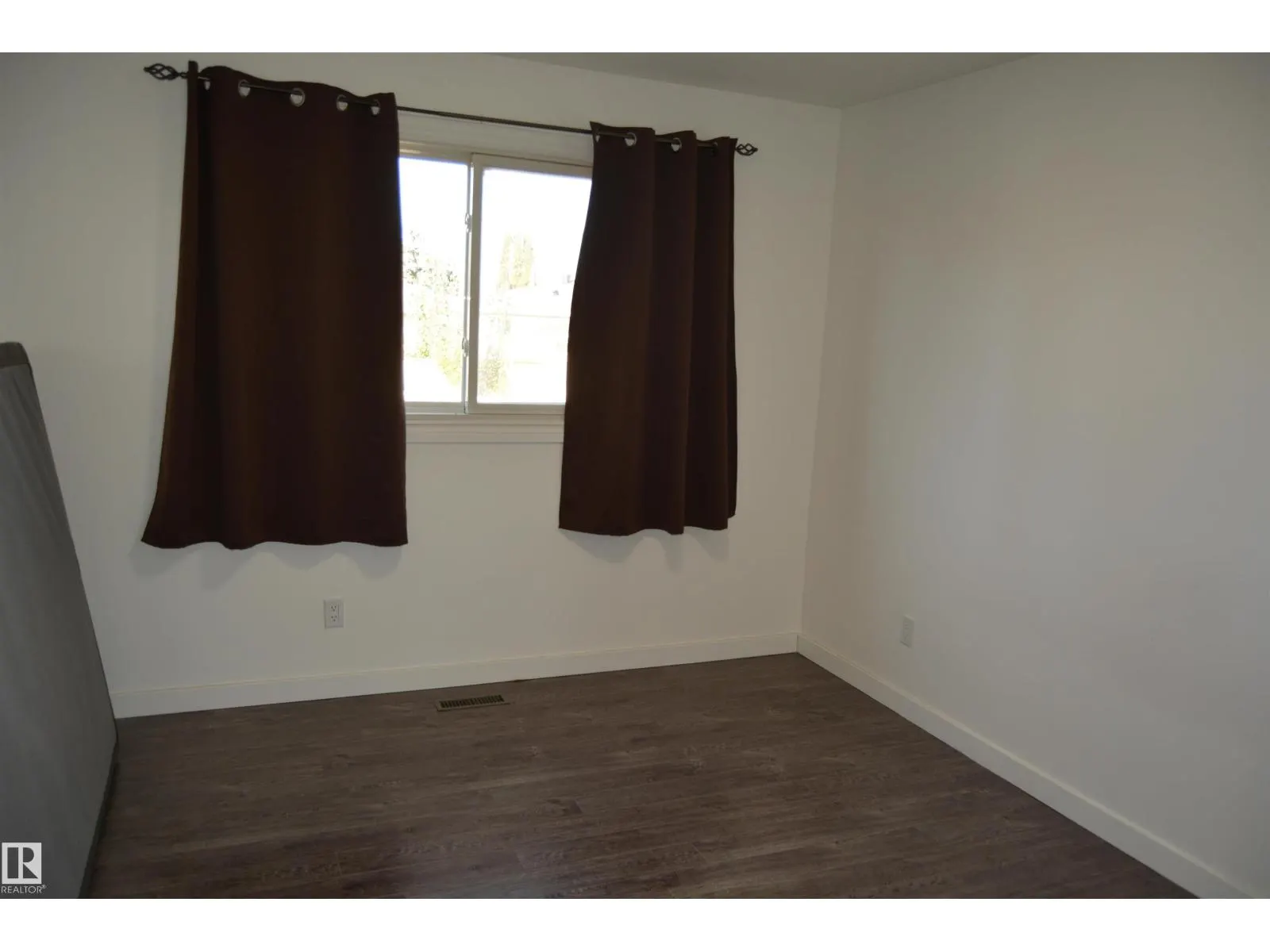 132 MILLBOURNE RD E NW