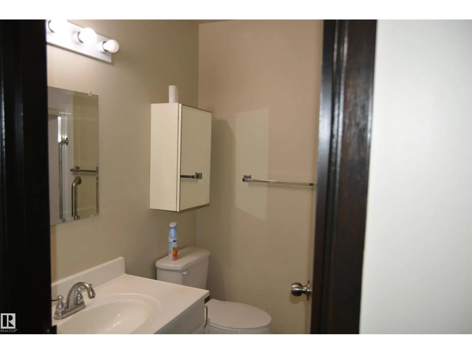132 MILLBOURNE RD E NW