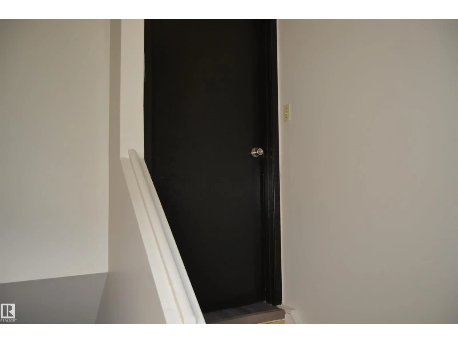 132 MILLBOURNE RD E NW