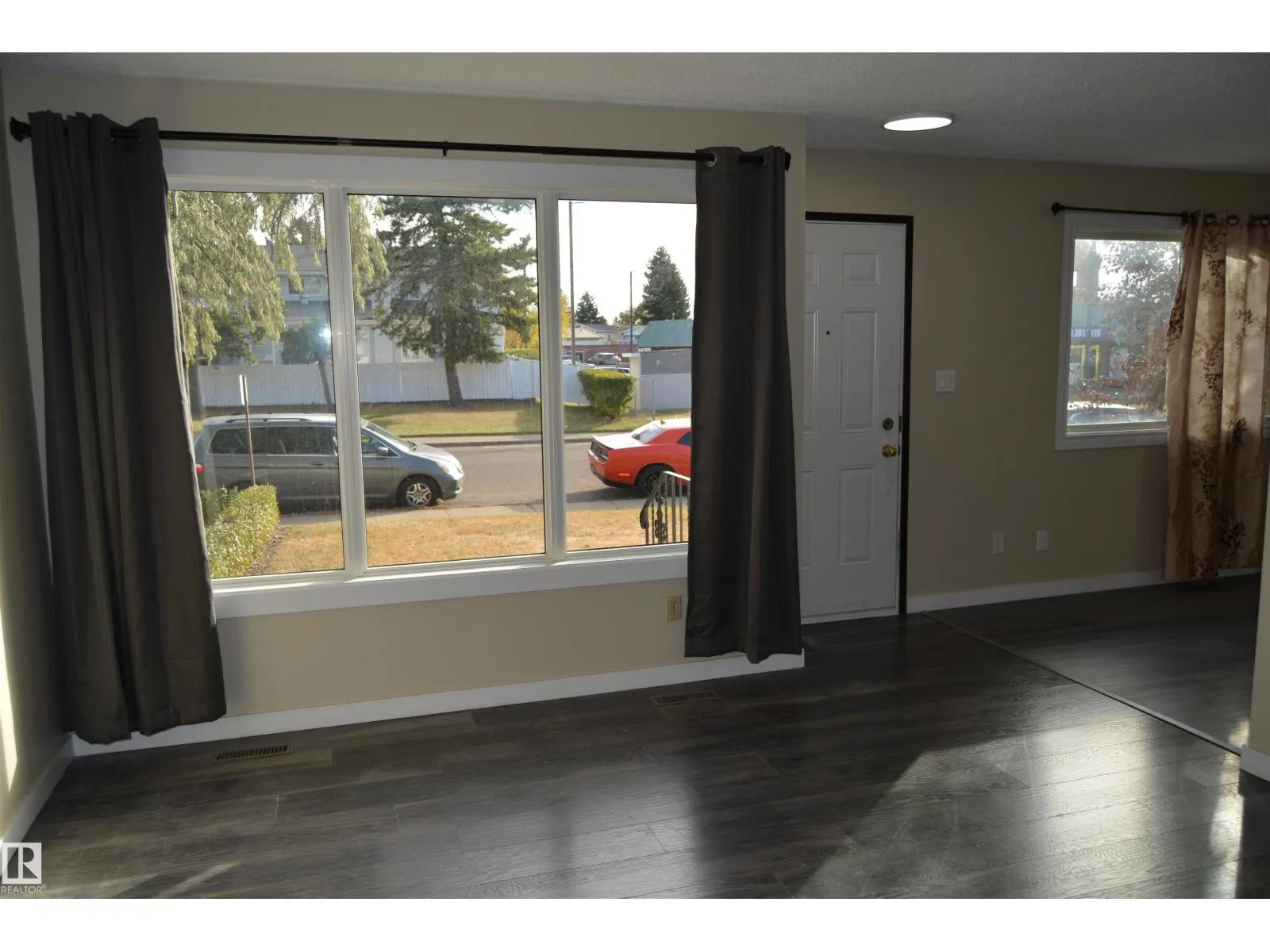 132 MILLBOURNE RD E NW