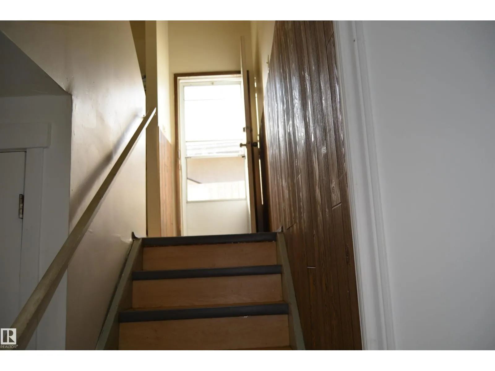132 MILLBOURNE RD E NW