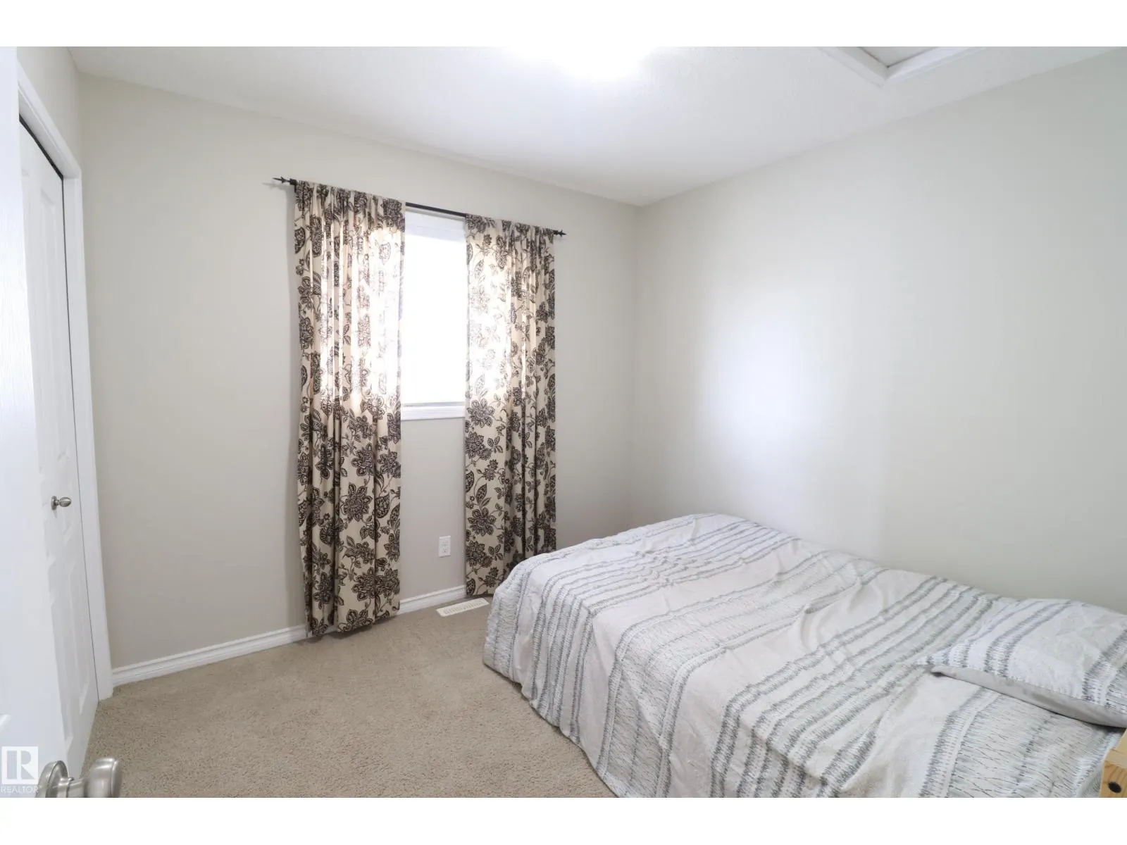 416 KEYSTONE WY