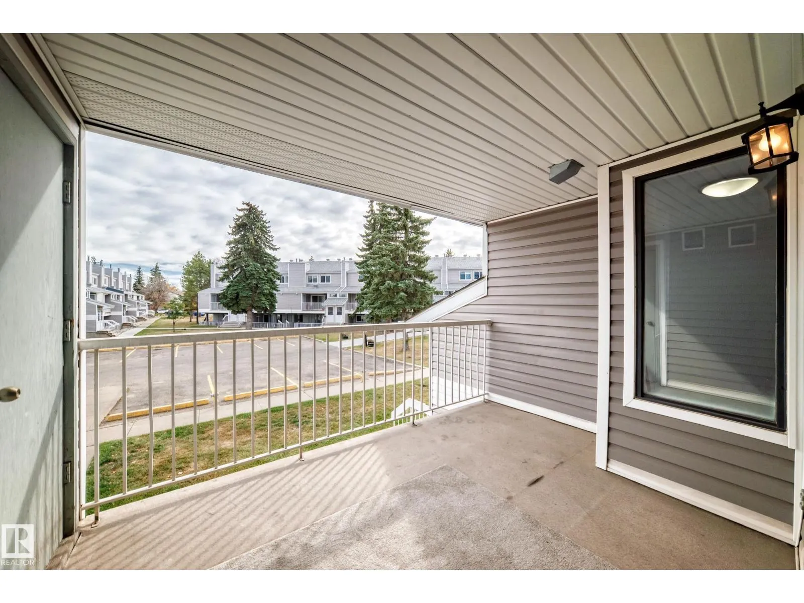 #310 10404 24 AV NW