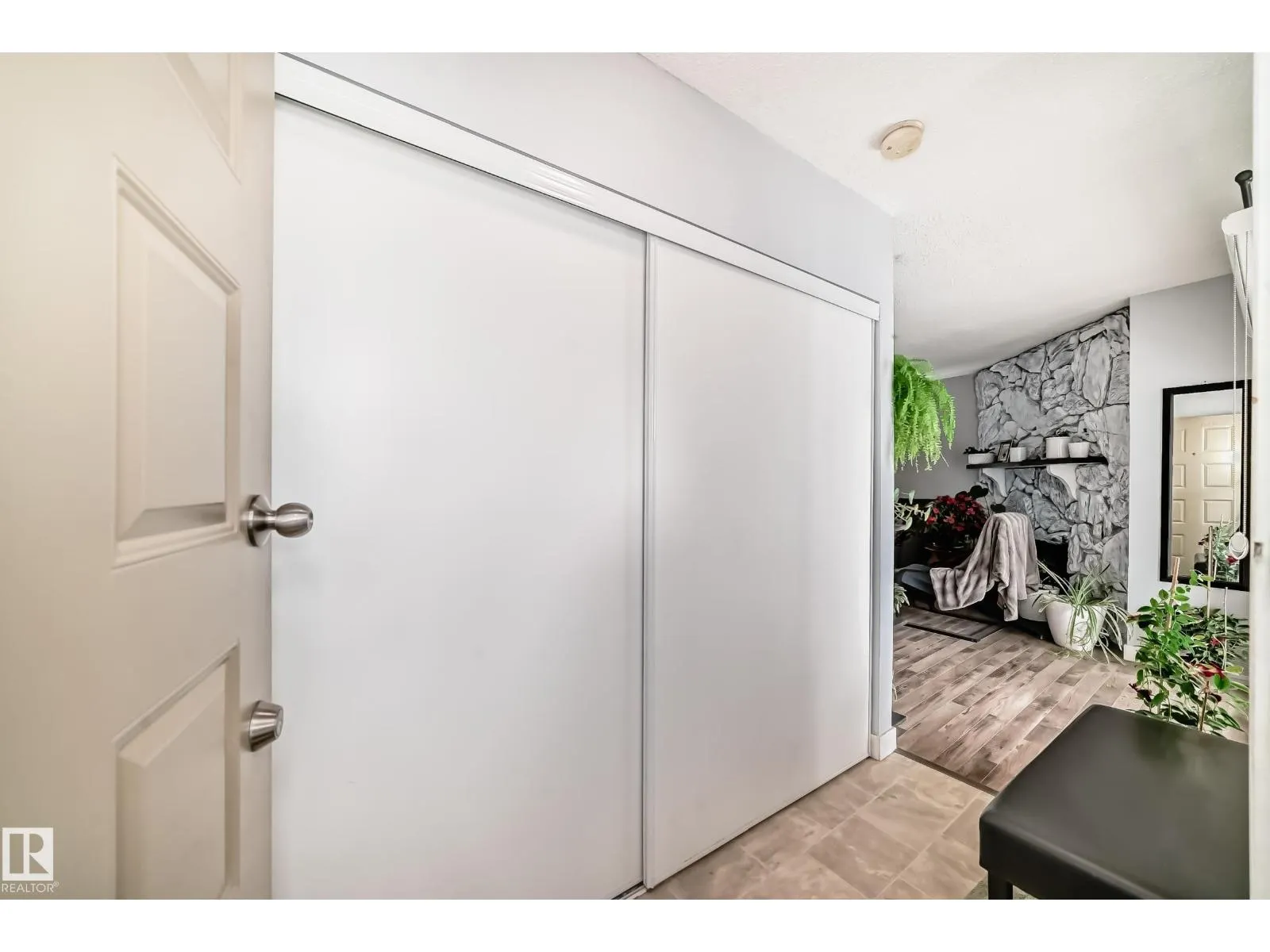 #310 10404 24 AV NW