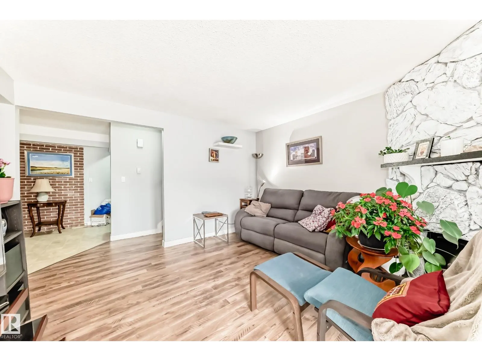 #310 10404 24 AV NW