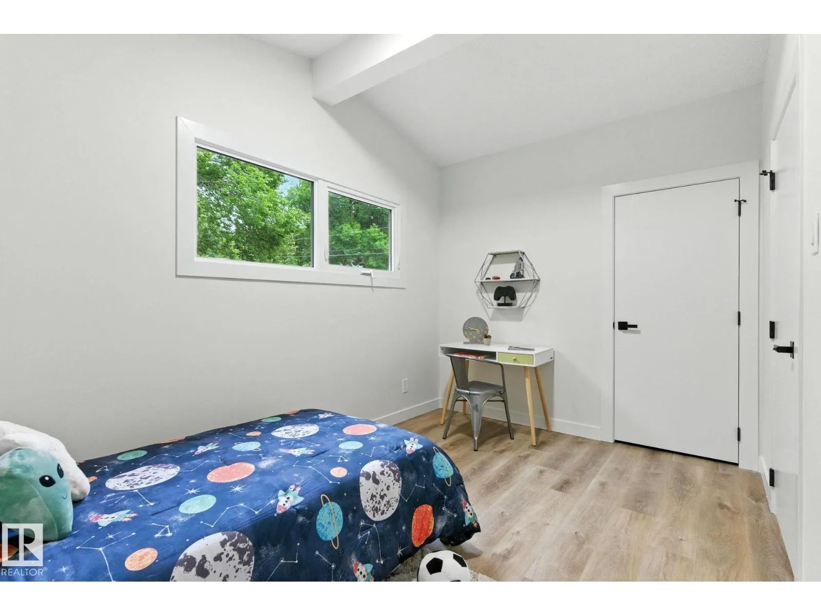 1 SYLVAN DR