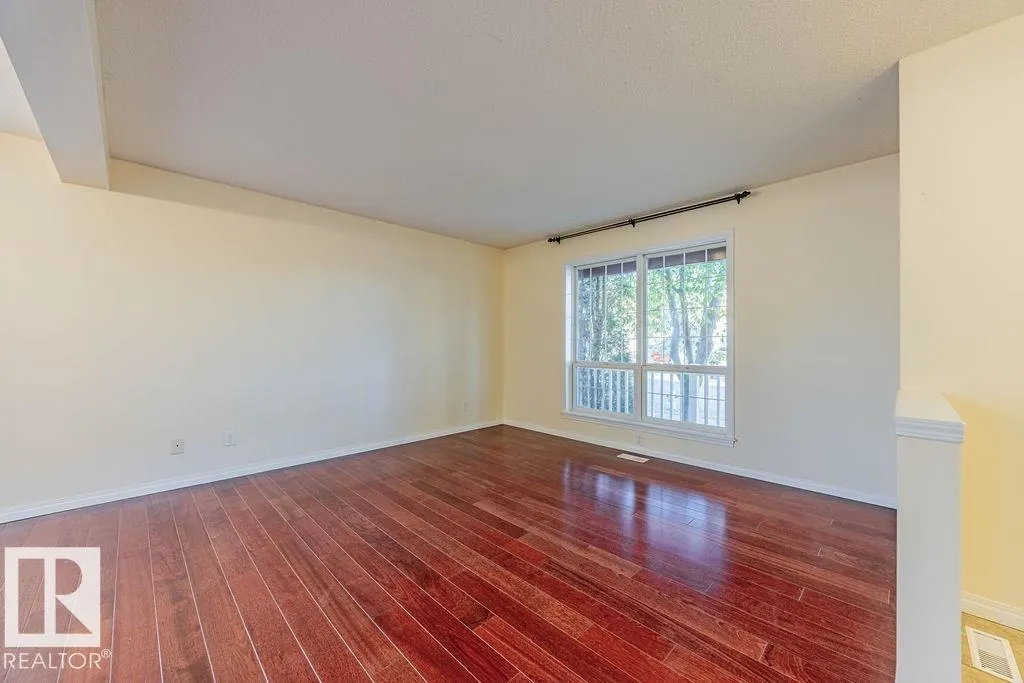 5 HIGHWOOD BV