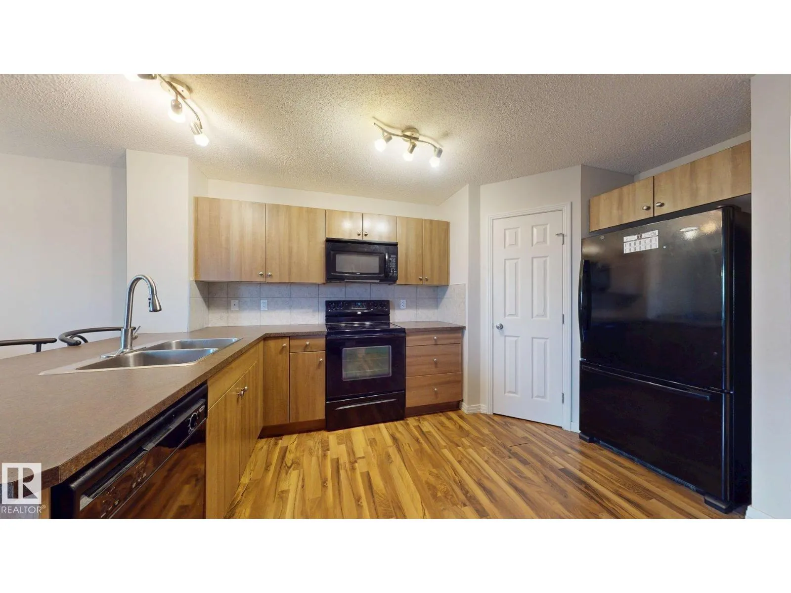 1030 177A ST SW