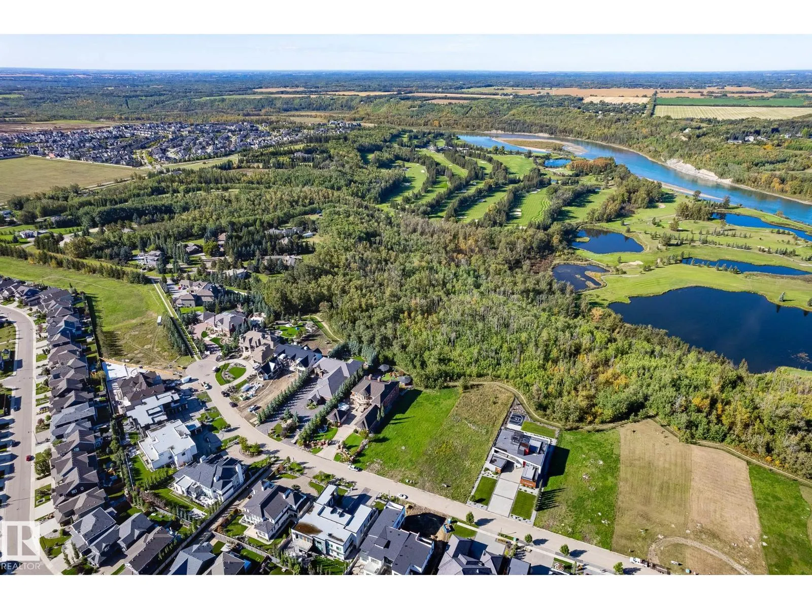 24 WINDERMERE DR SW