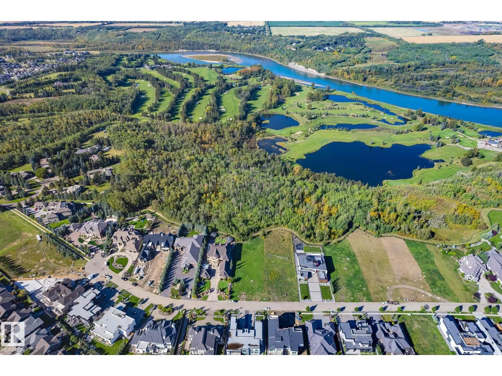 24 WINDERMERE DR SW