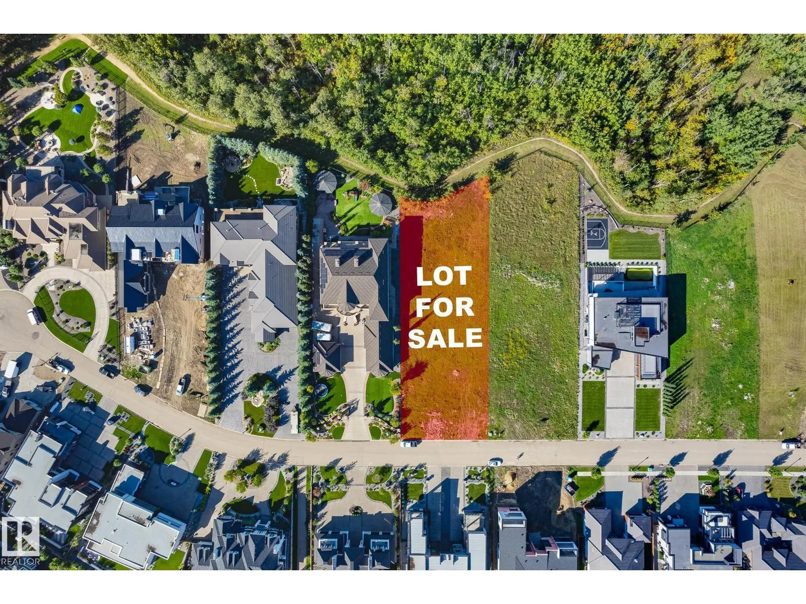 24 WINDERMERE DR SW