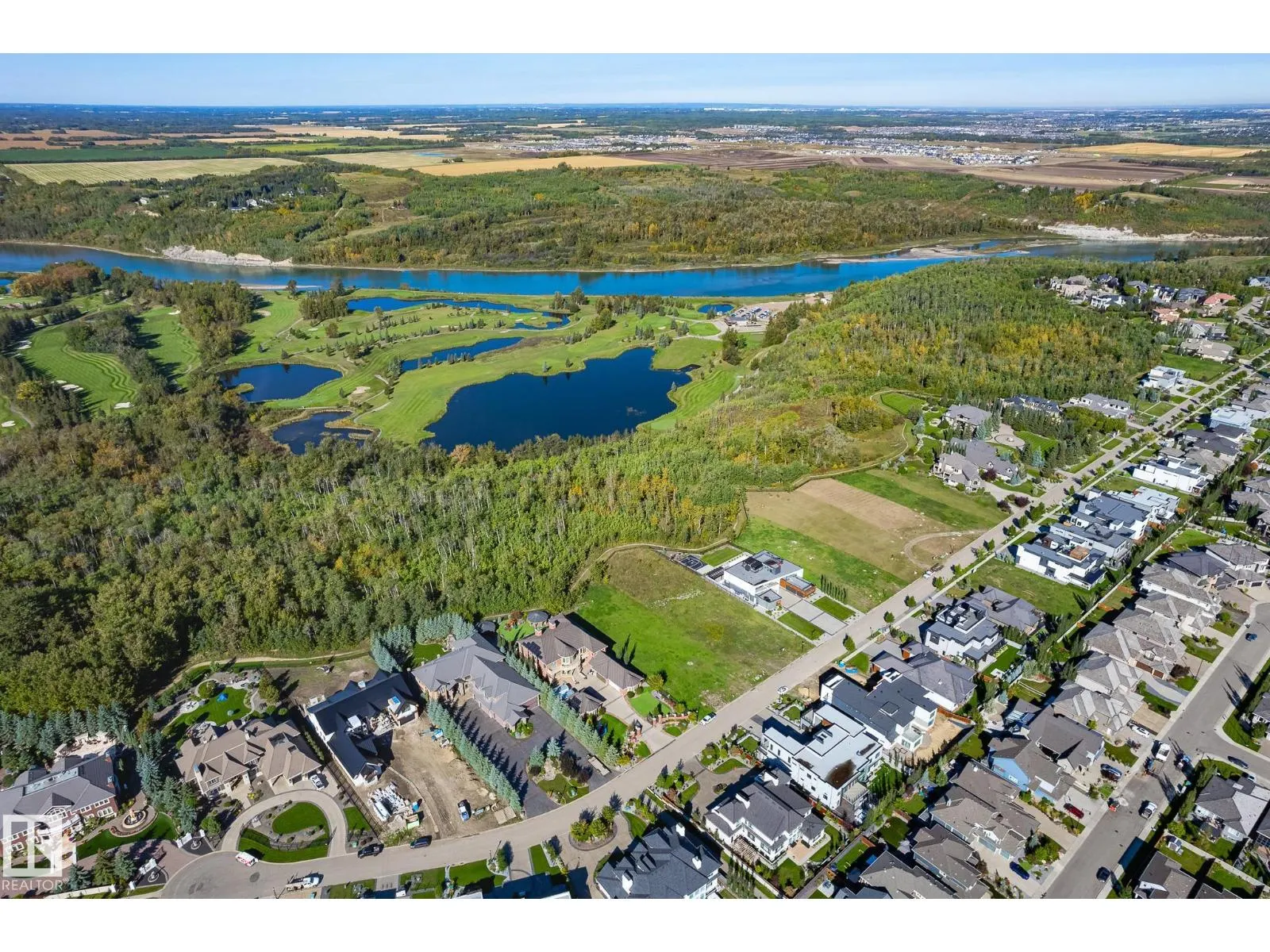 24 WINDERMERE DR SW