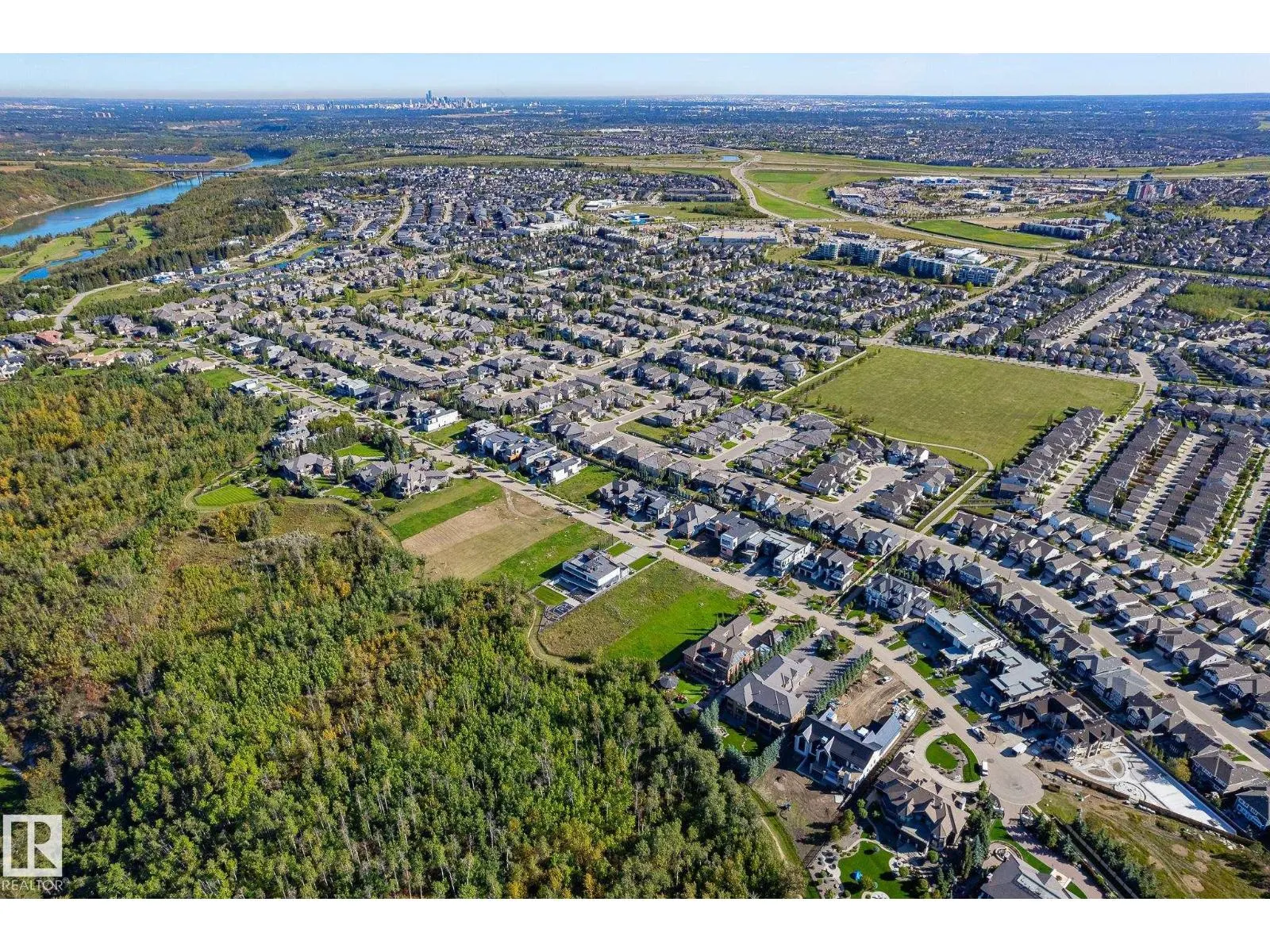24 WINDERMERE DR SW