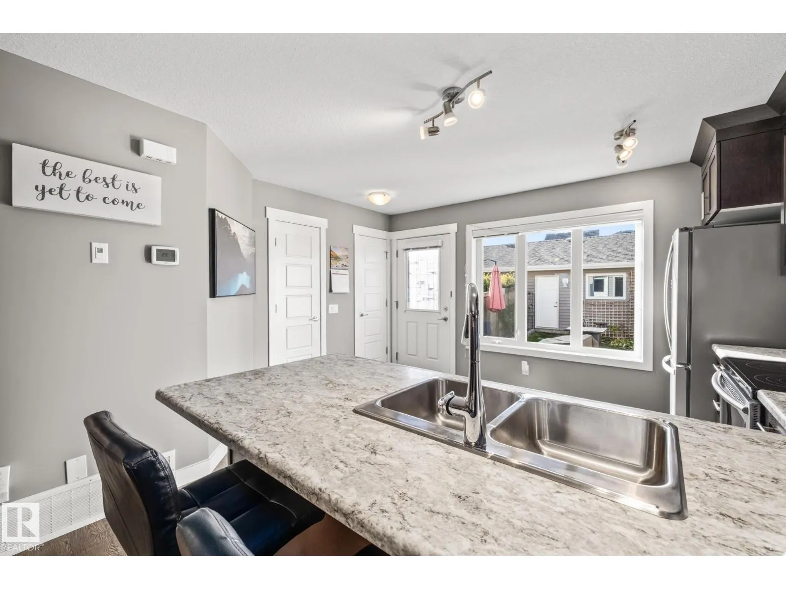 7358 EDGEMONT WY NW