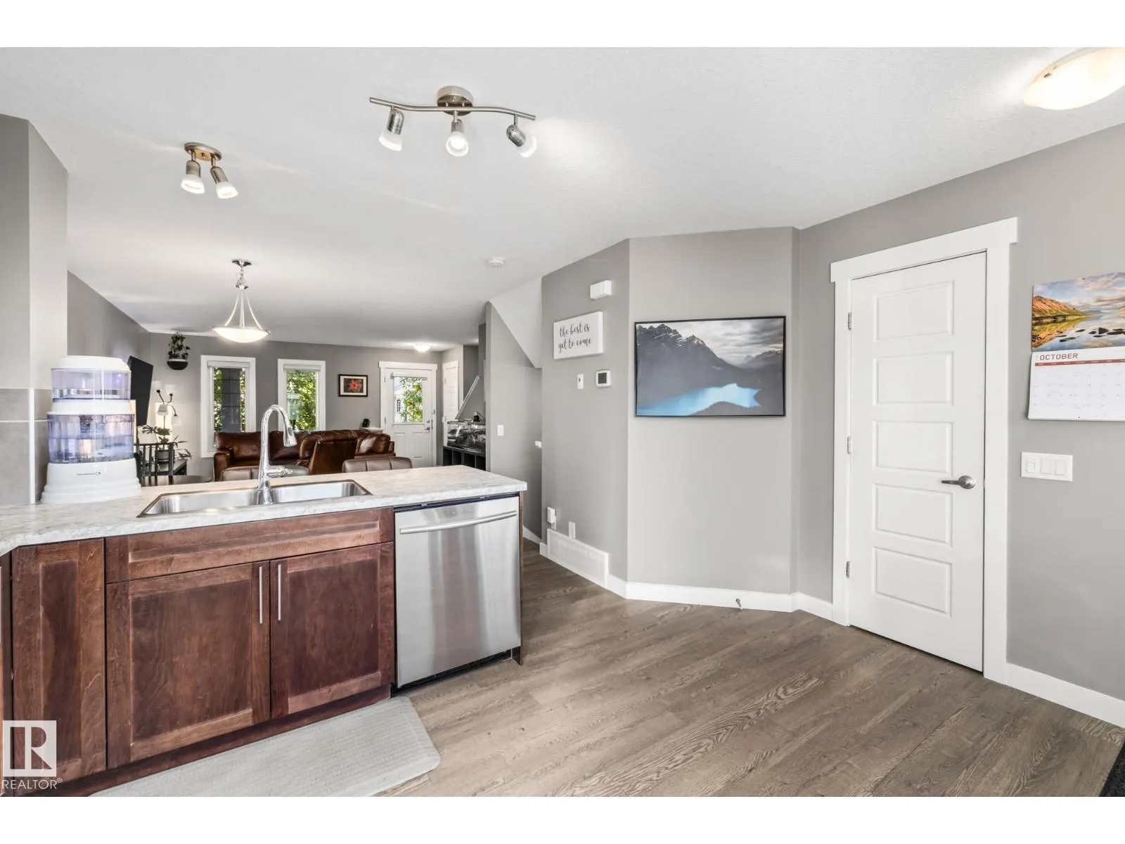 7358 EDGEMONT WY NW