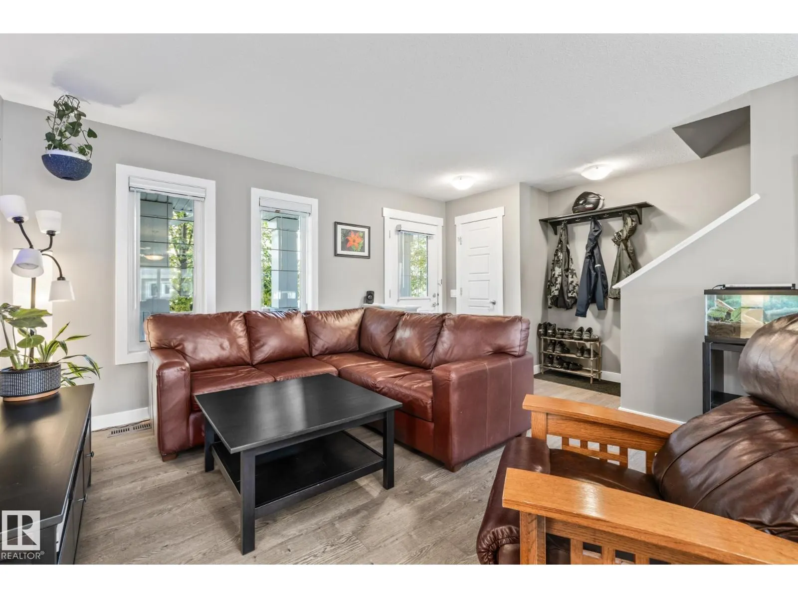 7358 EDGEMONT WY NW
