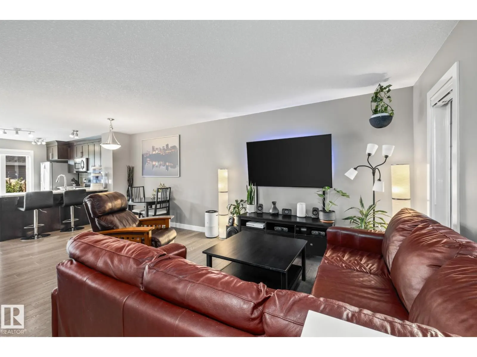 7358 EDGEMONT WY NW