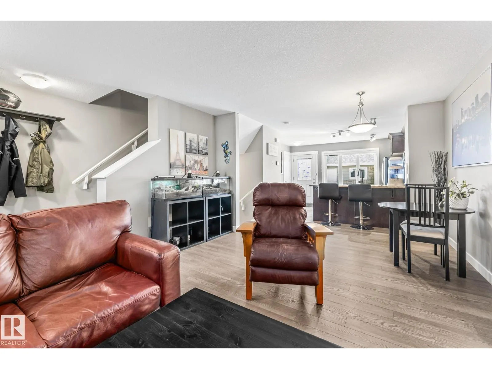 7358 EDGEMONT WY NW