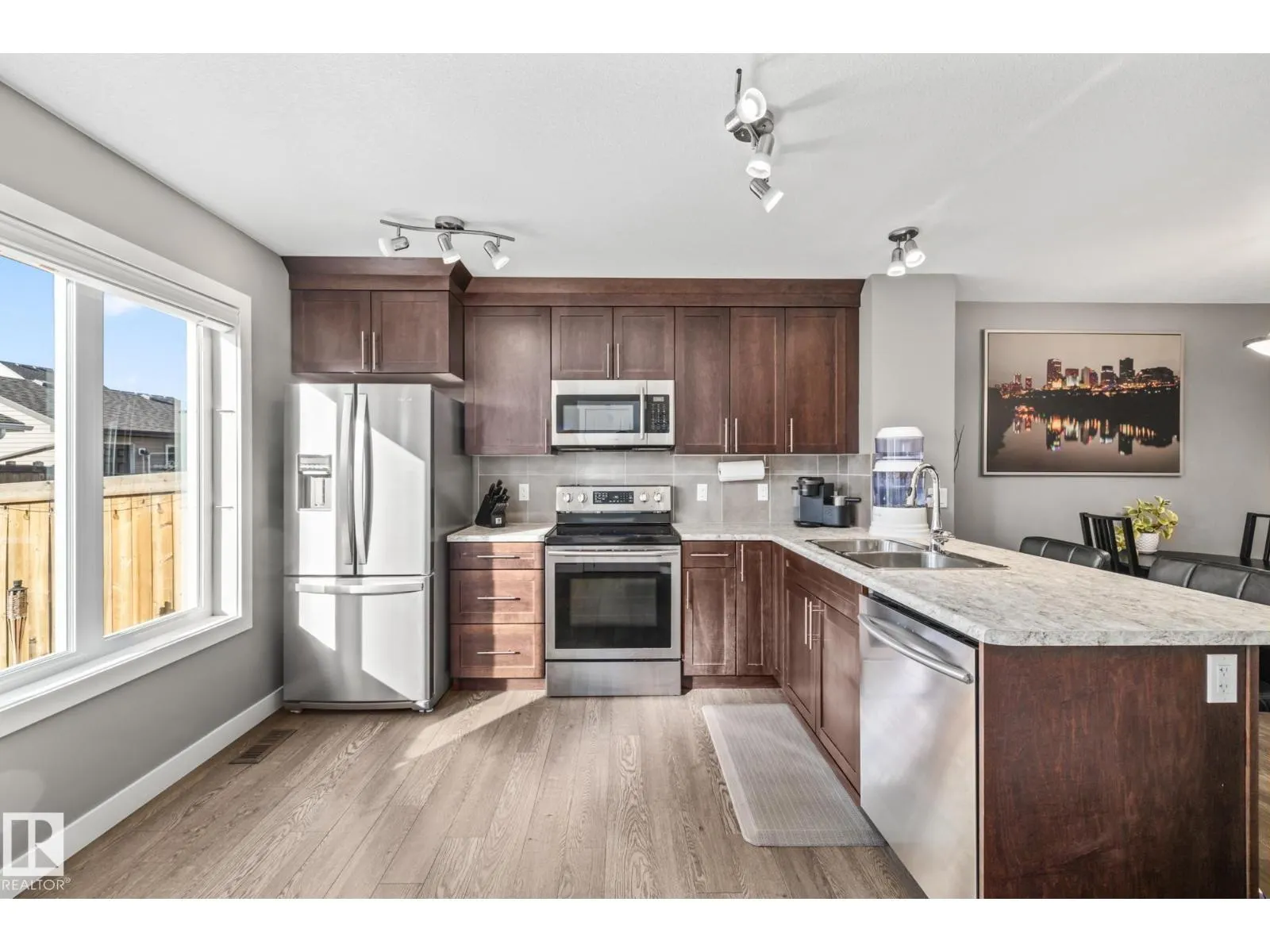 7358 EDGEMONT WY NW
