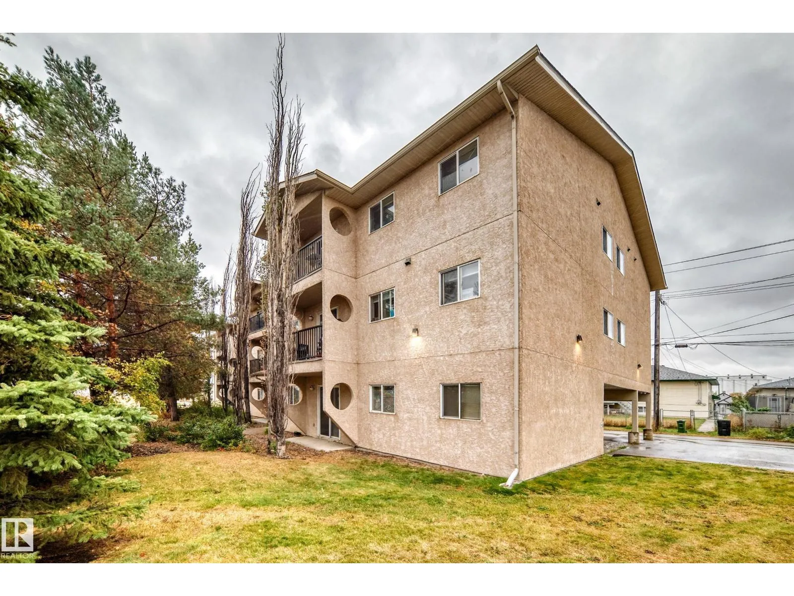 #305 12710 127 ST NW
