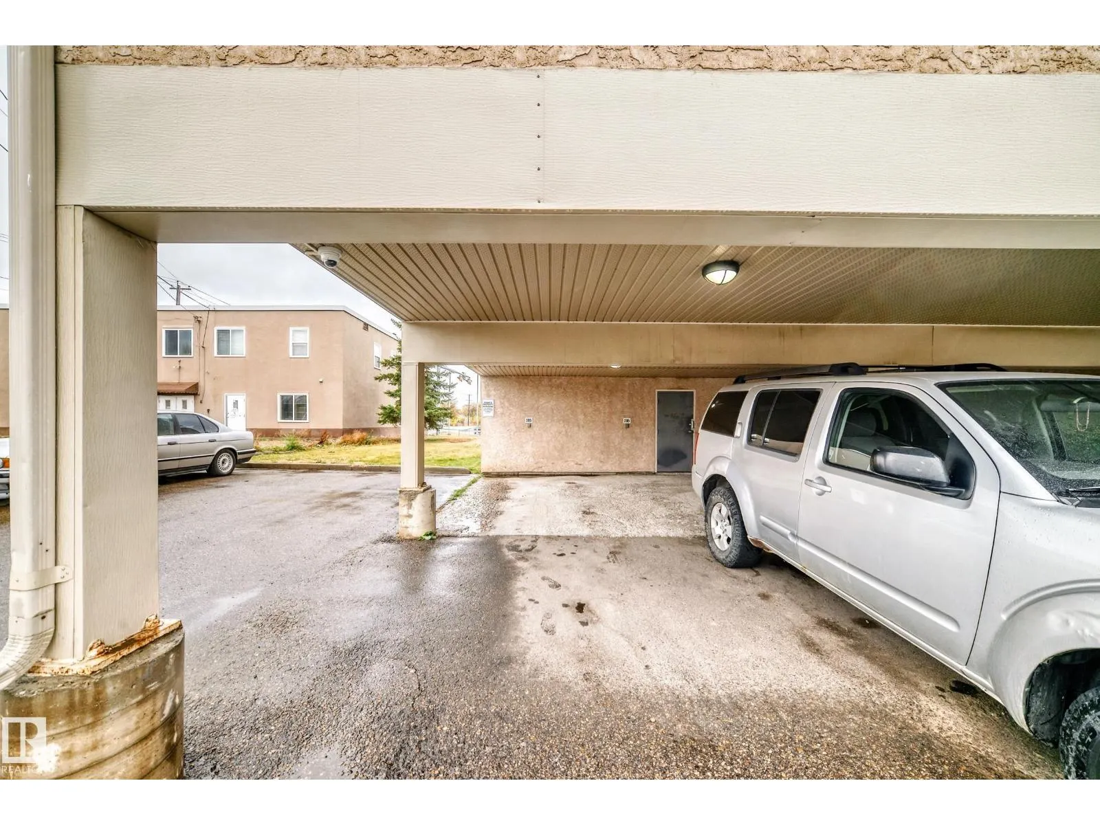 #305 12710 127 ST NW