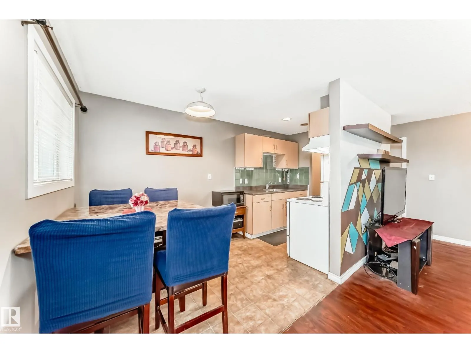 #305 12710 127 ST NW