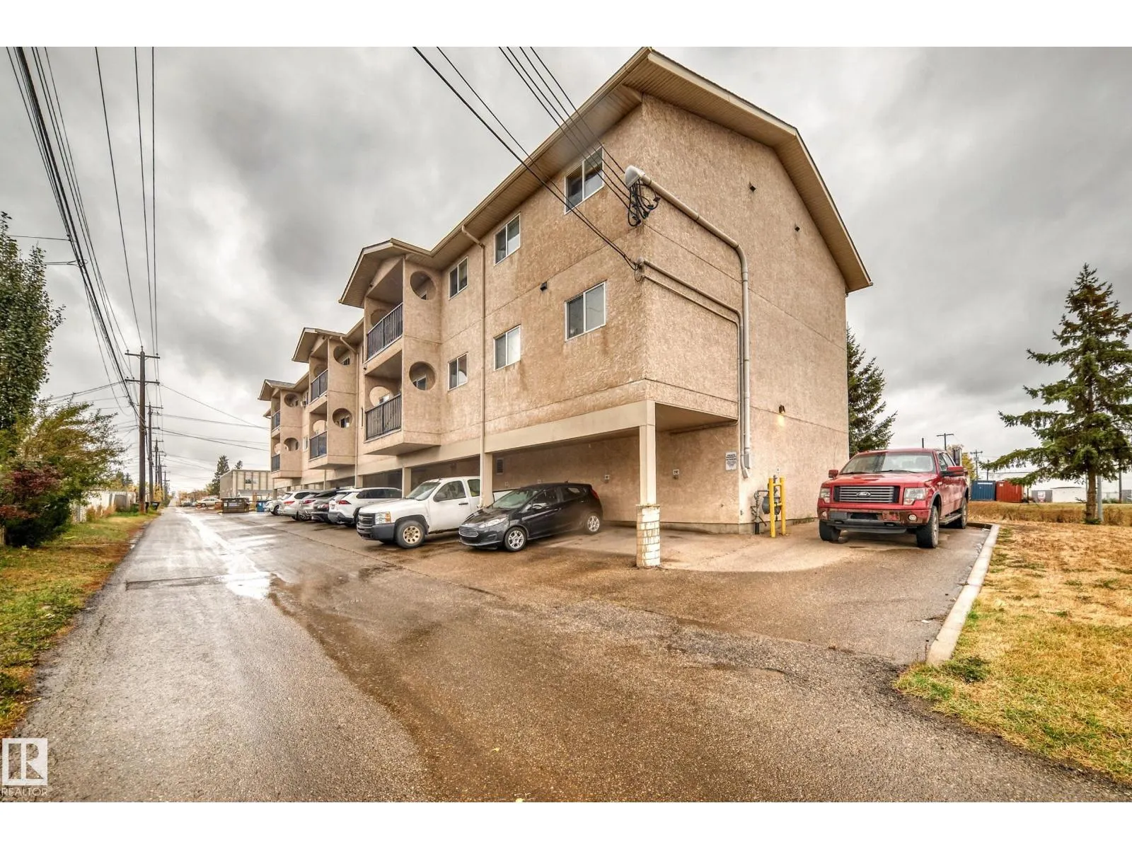 #305 12710 127 ST NW