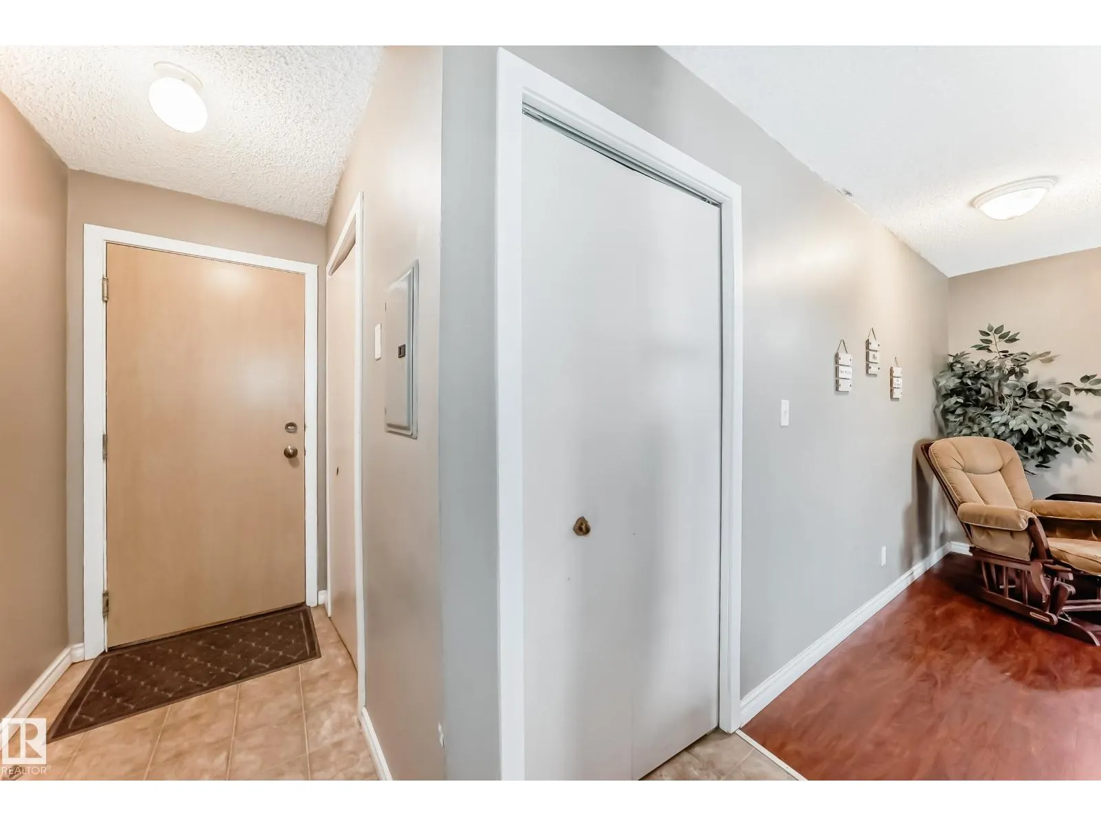 #305 12710 127 ST NW