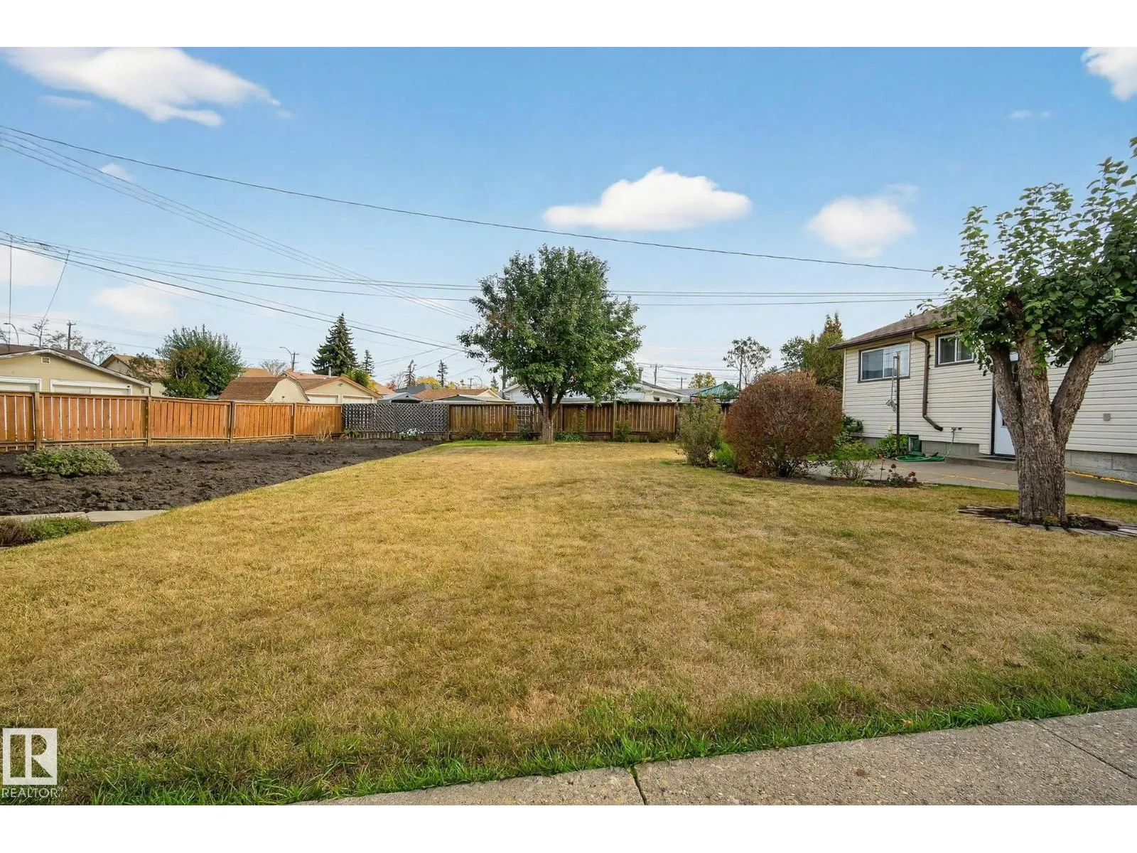 12236 136 AV NW