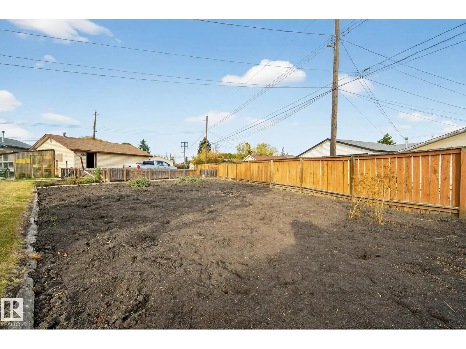12236 136 AV NW