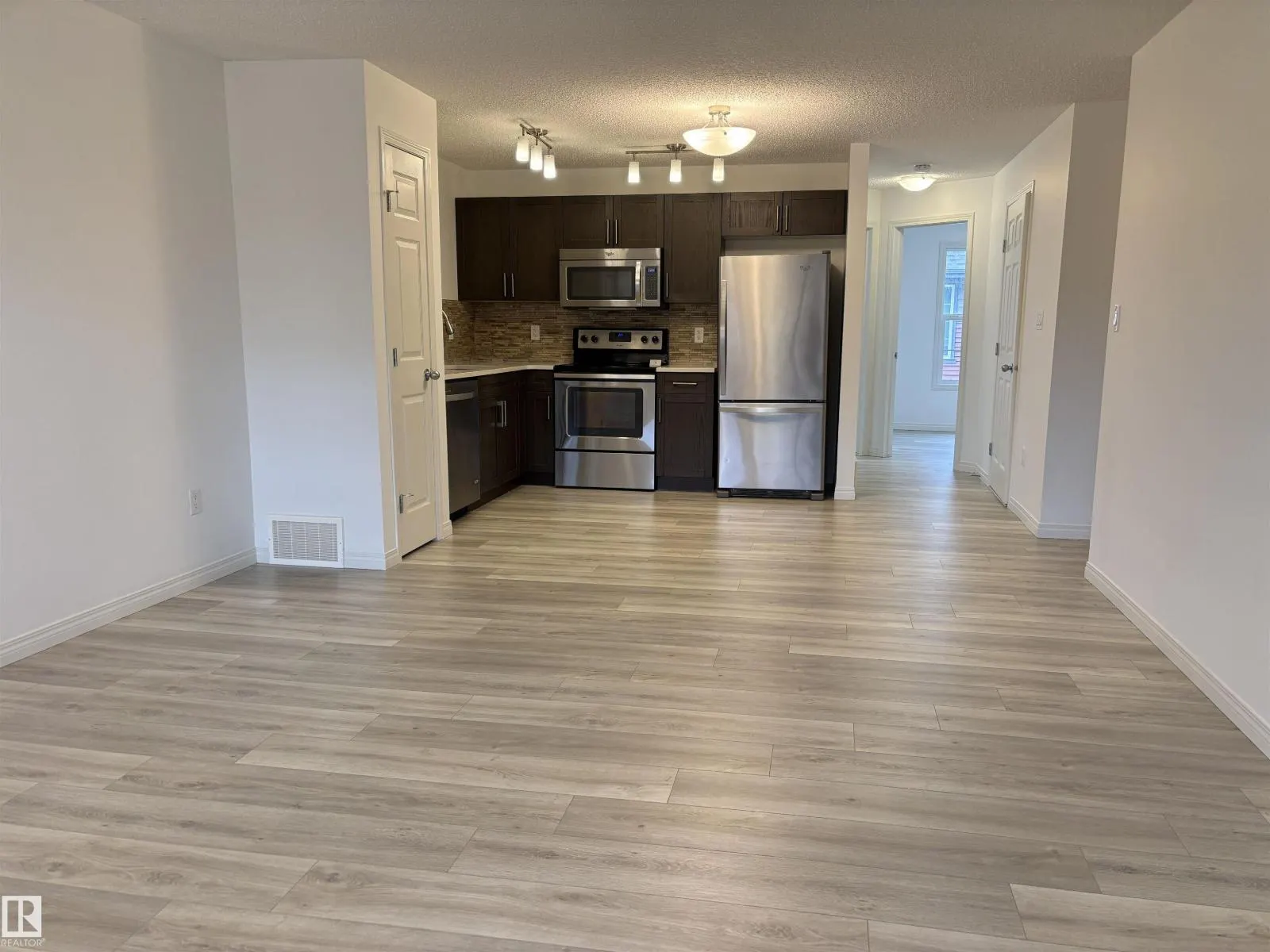 563 ORCHARD BV SW